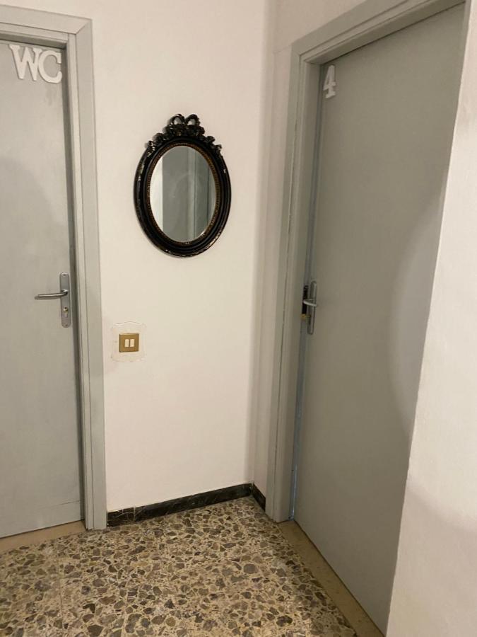 Pensionat Live In - 250m Dalla Stazione Centrale Di *